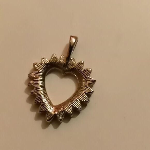 Gold heart with diamonds pendant for necklace - Picture 3 of 5